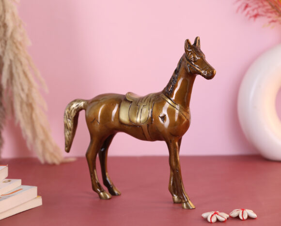 horse showpiece